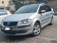 Usata VW Touran 150 CV (110 kW) 2010 Grigio Monovolume