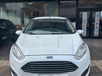 Usata Ford Fiesta 76 CV (55 kW) 2016 Bianco Berlina
