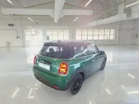 Usata Mini Cooper SE Classic 75 kW (102 CV) 2022 Verde Utilitaria
