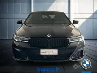 Usata BMW 530 M Sport 249 CV (183 kW) 2023 Blu Berlina