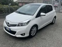 Usata Toyota Yaris Lounge 90 CV (66 kW) 2012 Utilitaria