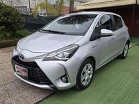 Usata Toyota Yaris Hybrid Active 73 CV (53 kW) 2019 Argento Berlina