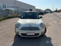 Usata Mini Cooper D 109 CV (80 kW) 2009 Beige Utilitaria