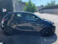 Usata Lancia Ypsilon 69 CV (50 kW) 2014 Nero Utilitaria