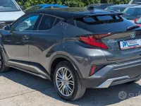 Usata Toyota C-HR Lounge 152 CV (111 kW) 2023 Grigio SUV
