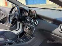 Usata Mercedes A180 109 CV (80 kW) 2015 Bianco Utilitaria