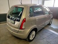 Usata Lancia Musa 95 CV (69 kW) 2011 Grigio Monovolume