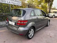 Usata Mercedes B180 Premium 109 CV (80 kW) 2010 Grigio Monovolume