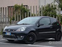 Usata Ford Fiesta S 90 CV (66 kW) 2006 Nero Utilitaria