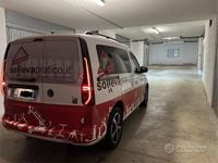 Usata VW Caddy 122 CV (89 kW) 2021 Bianco Monovolume
