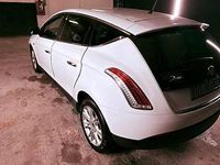 Usata Lancia Delta 120 CV (88 kW) 2009 Utilitaria