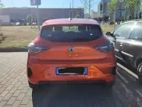 Usata Renault Clio V Evolution 101 CV (74 kW) 2023 Arancione Berlina
