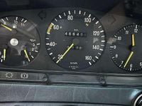 Usata Mercedes 240 72 CV (52 kW) 1984 Marrone Berlina