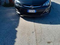 Usata Opel Astra 110 CV (80 kW) 2012 Nero Berlina