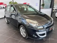 Usata Renault Scénic III Dynamique 110 CV (80 kW) 2010 Grigio Monovolume