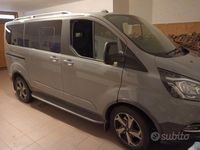 Usata Ford Tourneo 185 CV (136 kW) 2022 Monovolume