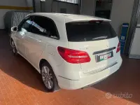 Usata Mercedes B180 Executive 122 CV (89 kW) 2012 Bianco Utilitaria