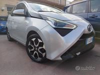 Usata Toyota Aygo 72 CV (52 kW) 2018 Grigio Utilitaria