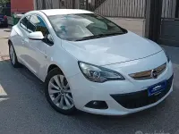 Usata Opel Astra GTC Cosmo 110 CV (80 kW) 2014 Bianco Berlina