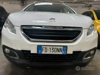 Usata Peugeot 2008 Active 82 CV (60 kW) 2016 Bianco SUV