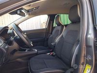 Usata Renault Captur Techno 101 CV (74 kW) 2023 Grigio SUV