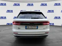 Usata Audi Q8 Sport 231 CV (169 kW) 2023 Bianco ghiaccio SUV