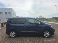Usata Opel Combo Life Edition+ 131 CV (96 kW) 2022 Blu Monovolume