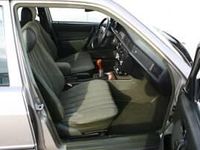 Usata Mercedes 190 72 CV (52 kW) 1986 Grigio Berlina