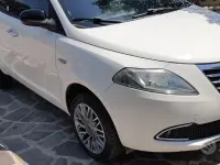 Usata Lancia Ypsilon 85 CV (62 kW) 2013 Bianco Utilitaria