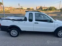 Usata Fiat Strada 84 CV (61 kW) 2006 Bianco Pick-up