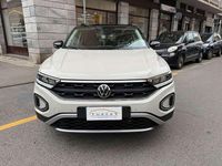 Usata VW T-Roc Life 110 CV (80 kW) 2024 Grigio SUV