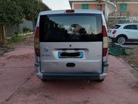 Begagnad Fiat Doblò Dynamic 105 HK (77 kW) 2004 Grå Minibuss