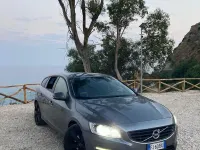 Usata Volvo V60 120 CV (88 kW) 2017 Grigio Station wagon