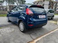 Usata Ford Fiesta Titanium 97 CV (71 kW) 2013 Blu Berlina