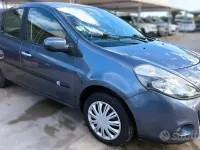Usata Renault Clio II Dynamique 75 CV (55 kW) 2011 Grigio Berlina