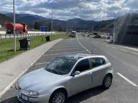 Usata Alfa Romeo 147 Distinctive 105 CV (77 kW) 2001 Utilitaria