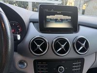 Usata Mercedes B200 136 CV (100 kW) 2018 Grigio Utilitaria