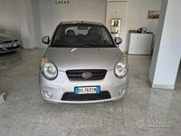 Usata Kia Picanto 74 CV (54 kW) 2008 Grigio Utilitaria