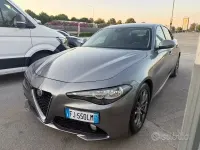 Usata Alfa Romeo Giulia 180 CV (132 kW) 2017 Grigio Berlina