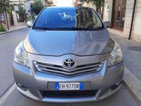 usata Toyota Verso 2.0 D Luxury Pack 7 posti TETTO