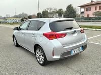 Usata Toyota Auris Hybrid 99 CV (72 kW) 2014 Grigio Berlina