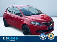 Usata Lancia Ypsilon Silver 70 CV (51 kW) 2022 Rosso metallizzato Utilitaria
