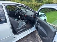 Usata Renault Clio R.S. R.S. 200 CV (147 kW) 2007 Bianco Utilitaria