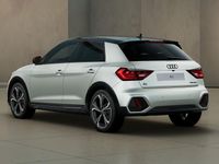 Nuova Audi A1 Comfort 150 CV (110 kW) 2026 Bianco ghiacciaio metallizzato nero mito Berlina
