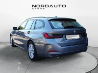 Usata BMW 318 150 CV (110 kW) 2023 Grigio Station wagon