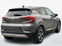 Usata Renault Captur Techno 145 CV (106 kW) 2022 Grigio scuro SUV