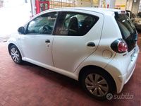 Usata Toyota Aygo Connect Style 68 CV (50 kW) 2012 Bianco Utilitaria