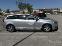 Usata Volvo V60 Business Edition 120 CV (88 kW) 2017 Grigio Station wagon