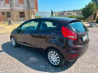 Usata Ford Fiesta 68 CV (50 kW) 2010 Viola Berlina