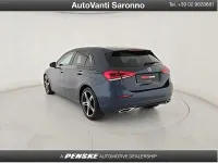 Usata Mercedes A180 116 CV (85 kW) 2021 Blu/azzurro Utilitaria